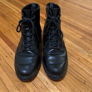 Everlane - leather combat boots size 6.5